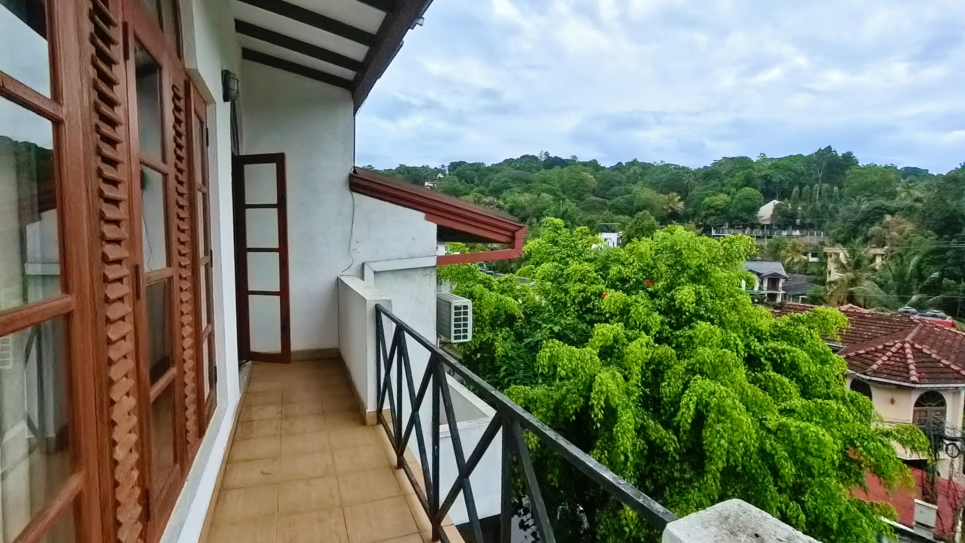 balcony 2